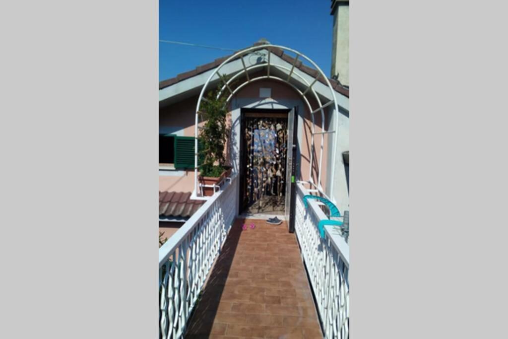 Vila Mansarda A Noli Exteriér fotografie
